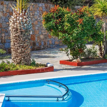 Apollo Pelagia Vila *